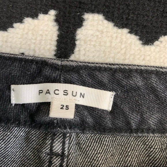 Pacsun Black Wash High Waisted Daisy Denim Skirt Size 25 - Picture 7 of 7